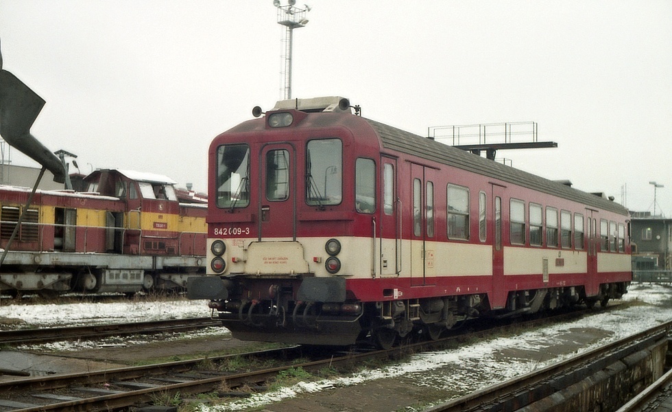 842 009-3