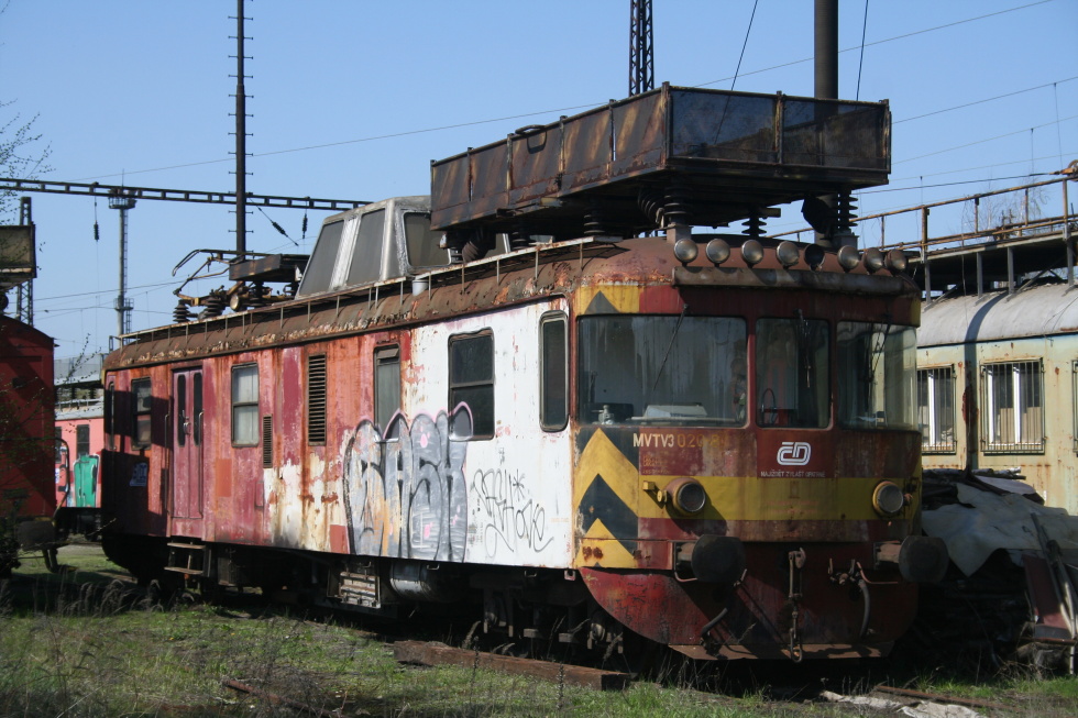 893 020-8
