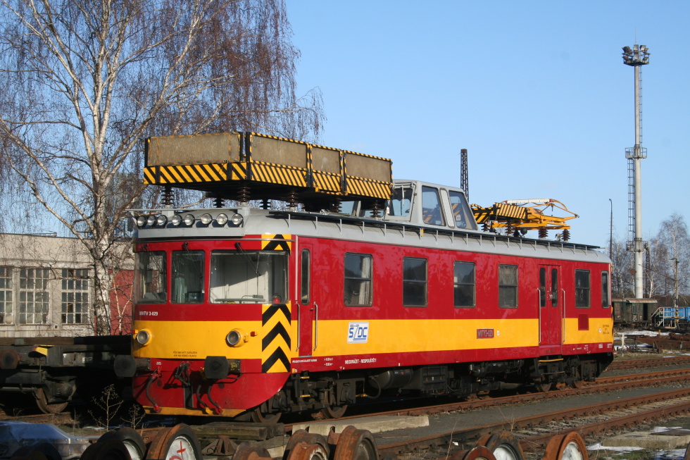 893 029-9