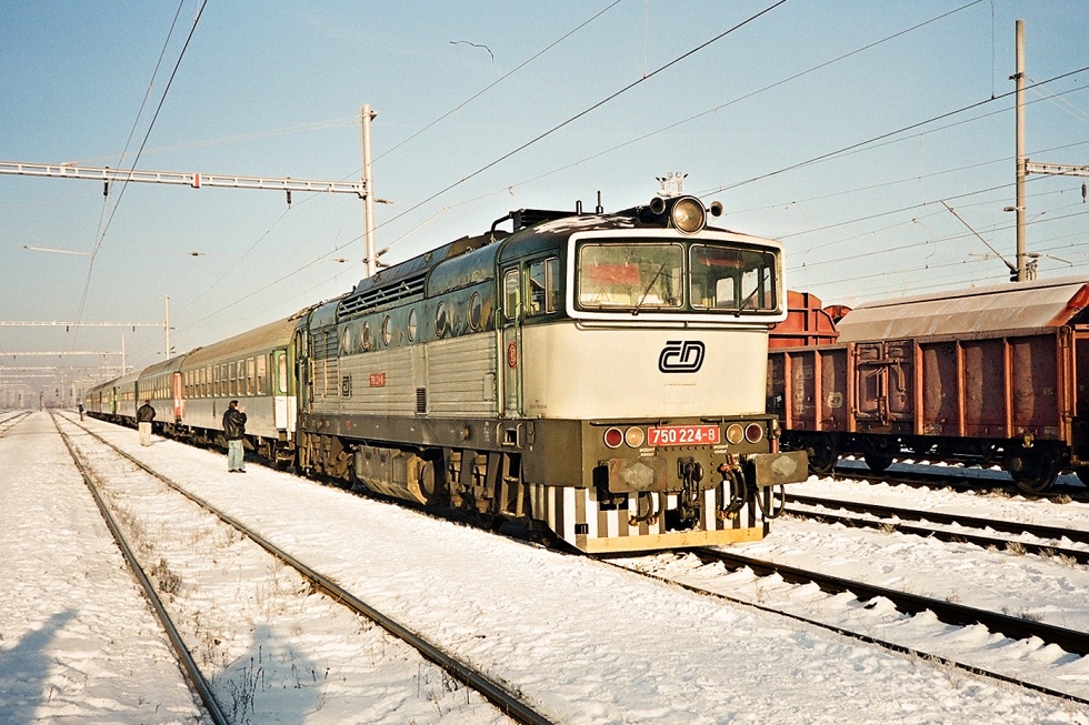 750 224-8