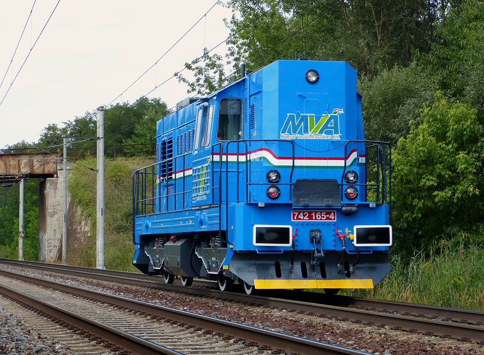 742 165-4