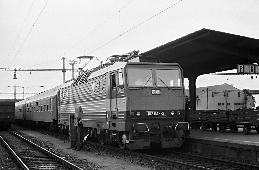 162 048-3