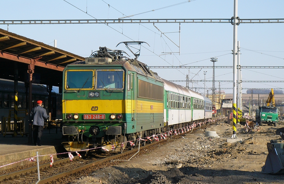 163 248-8