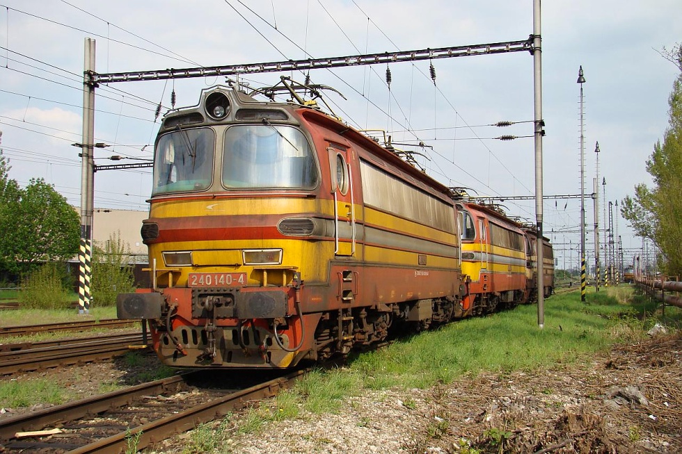 240 140-4