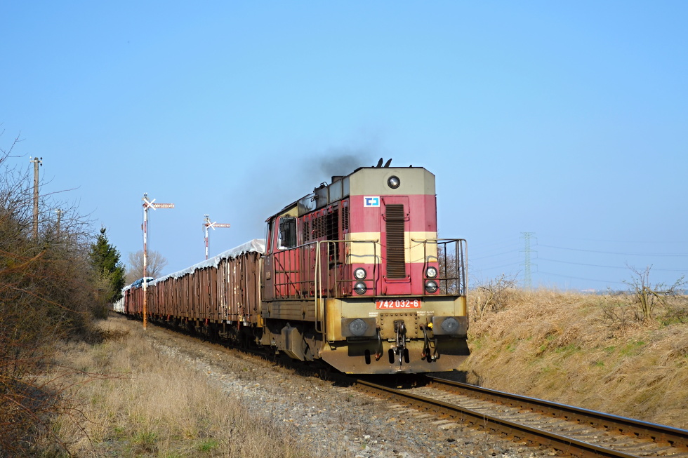 742 032-6