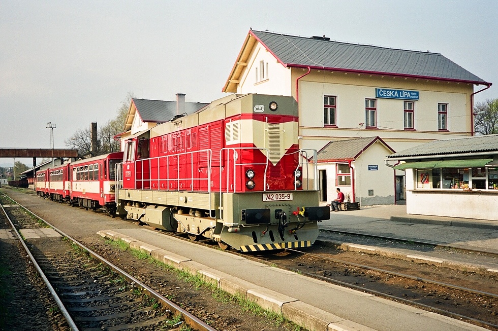 742 035-9