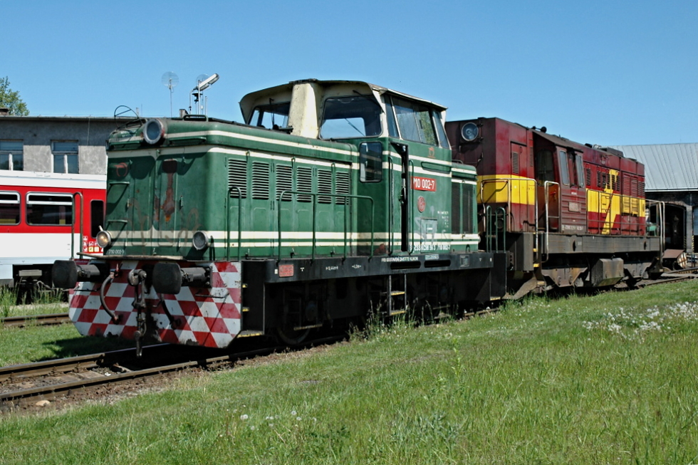710 002-7