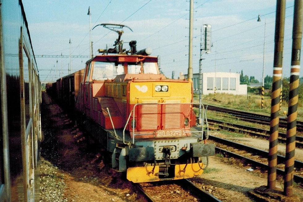 210 032-9