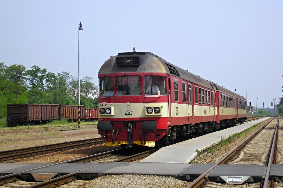 854 028-8