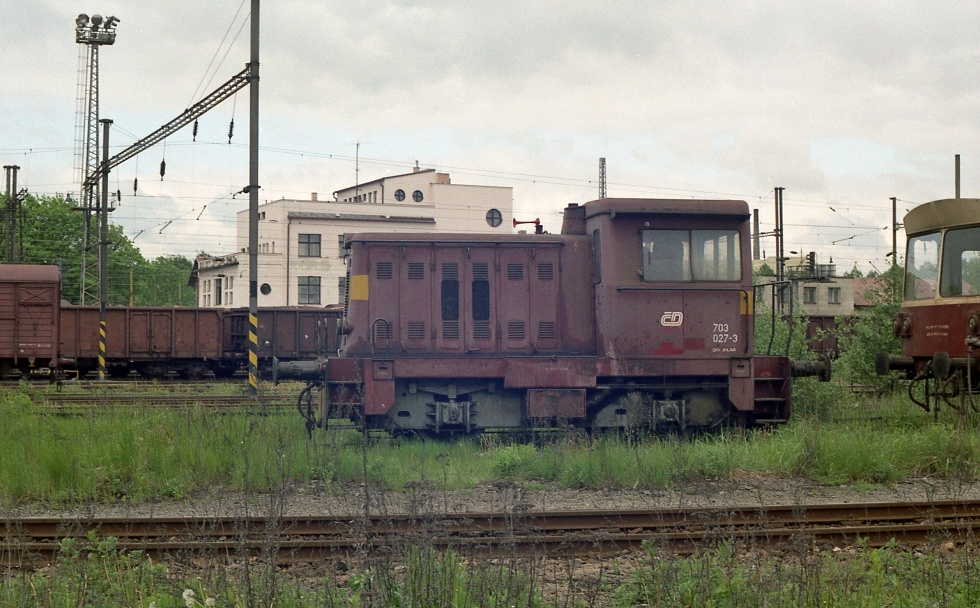 703 027-3
