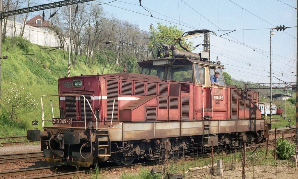 210 049-3