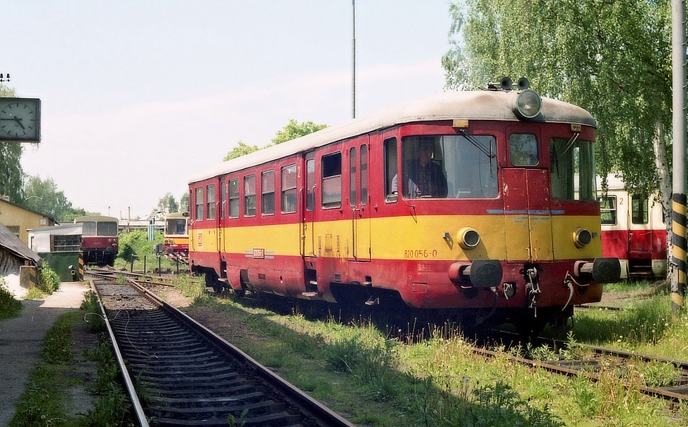 820 056-0