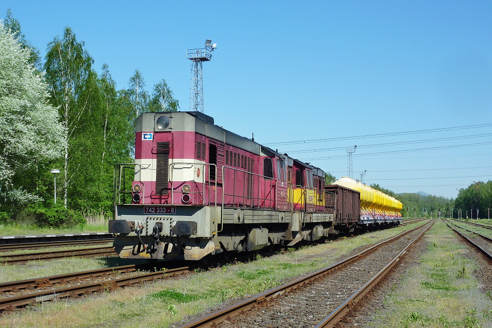 742 333-8
