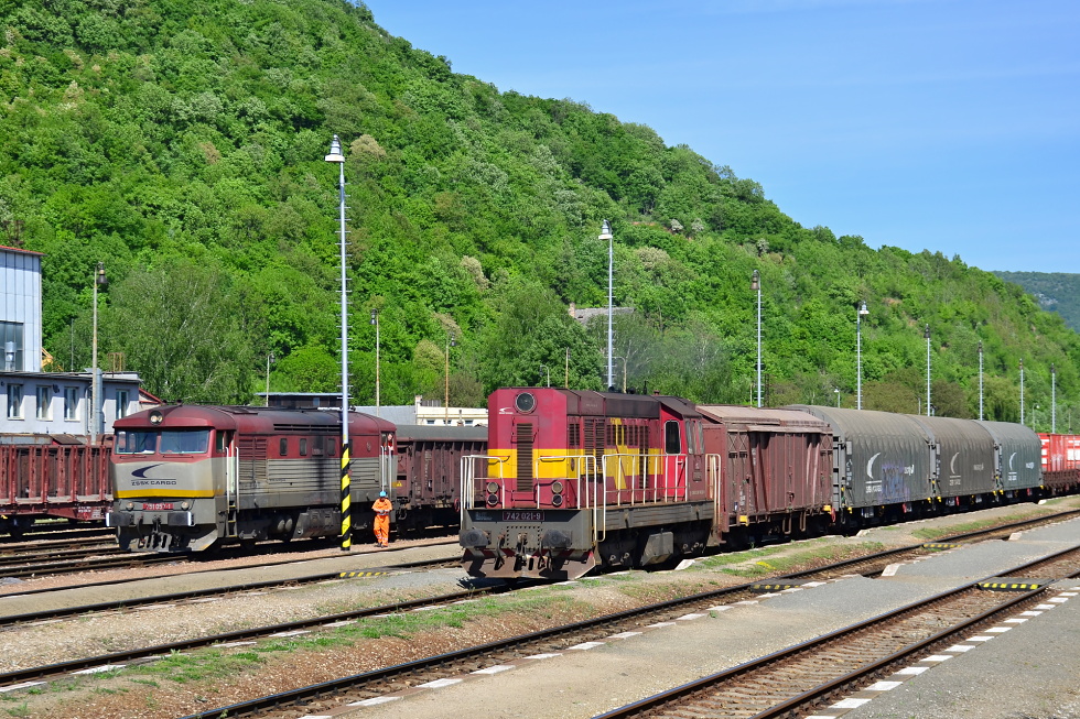 742 021-9