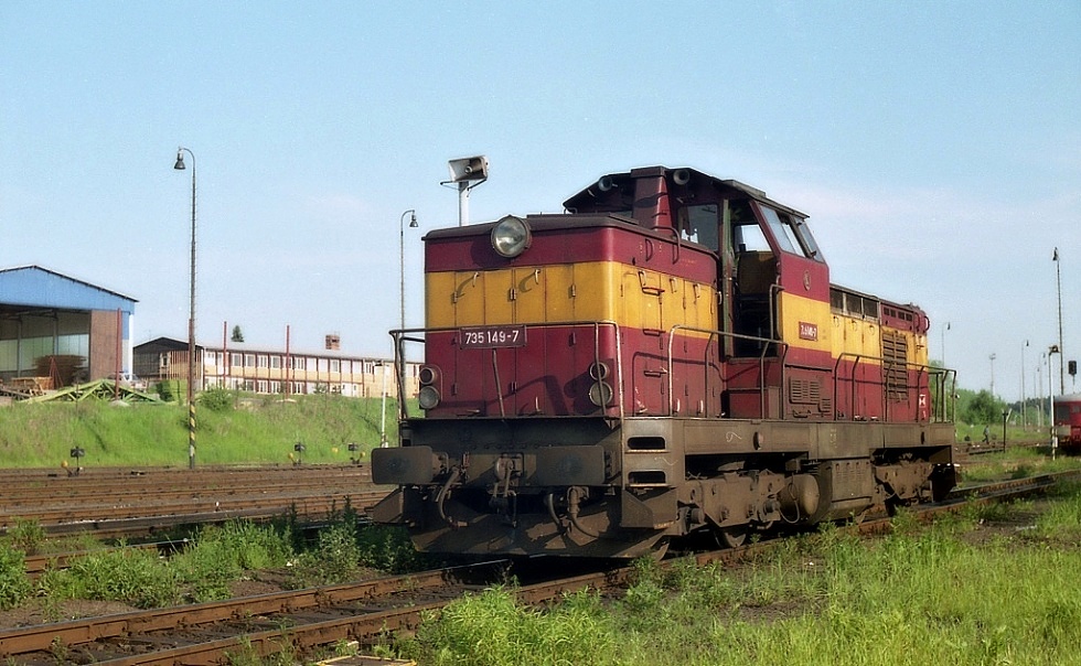 735 149-7