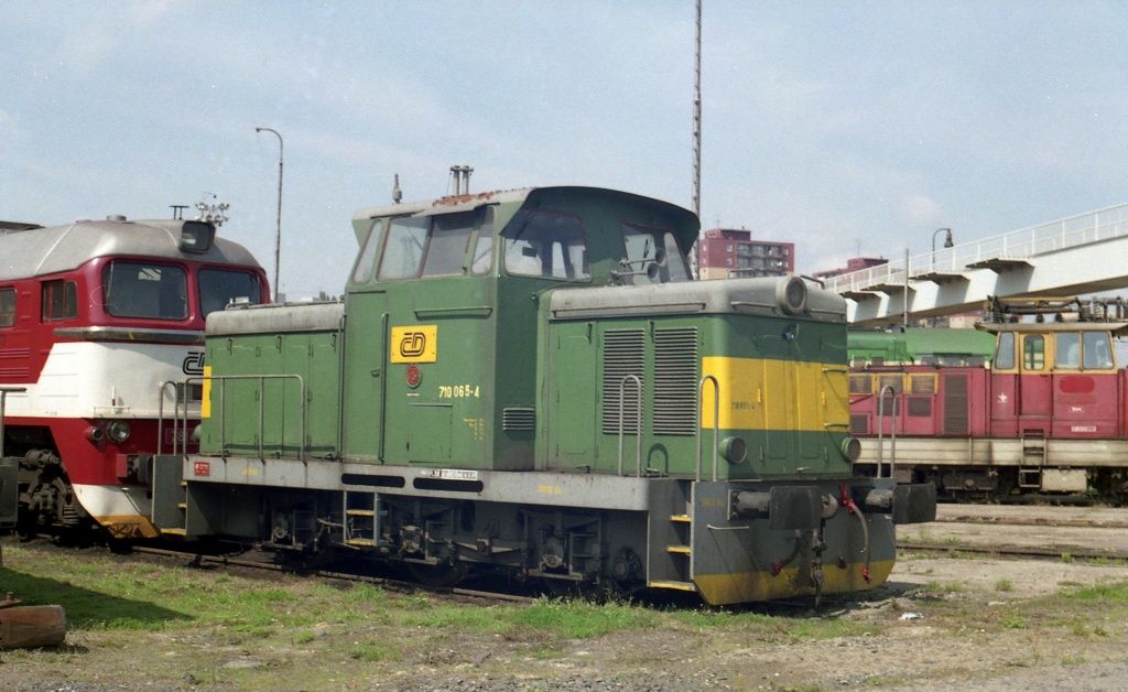 710 065-4