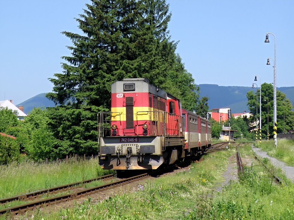 742 046-6
