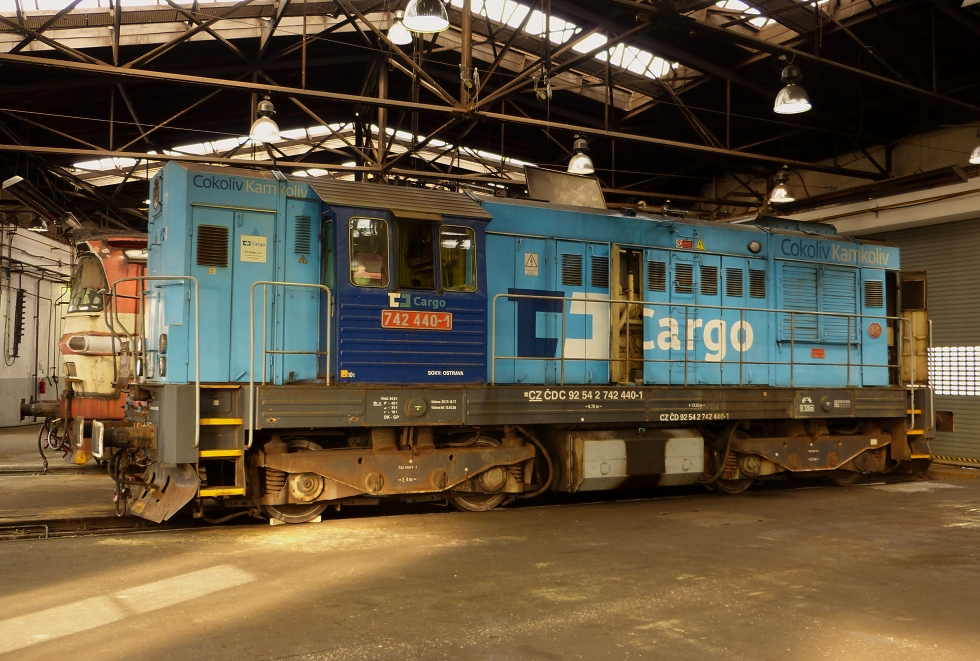 742 440-1