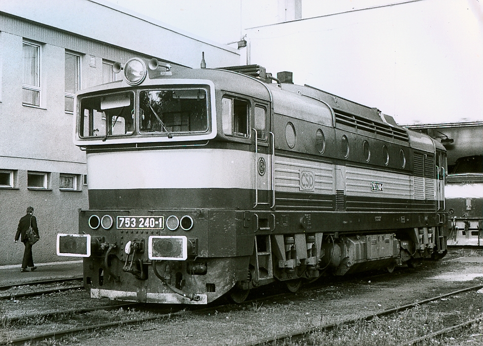 753 240-1
