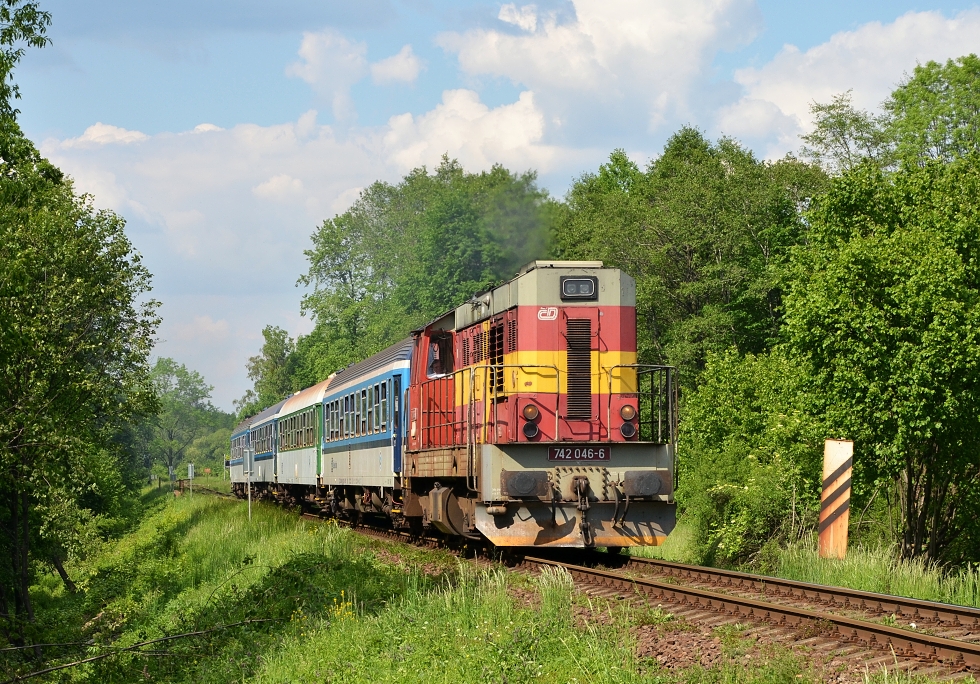 742 046-6