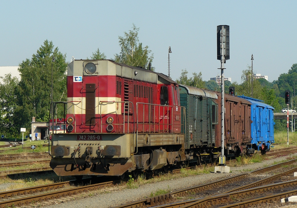742 285-0