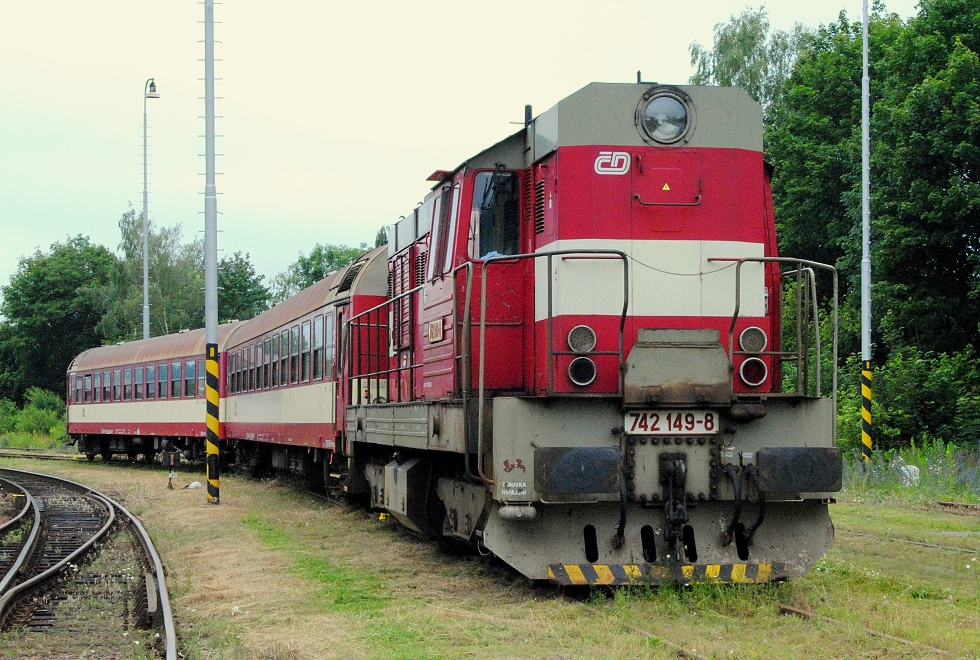 742 149-8
