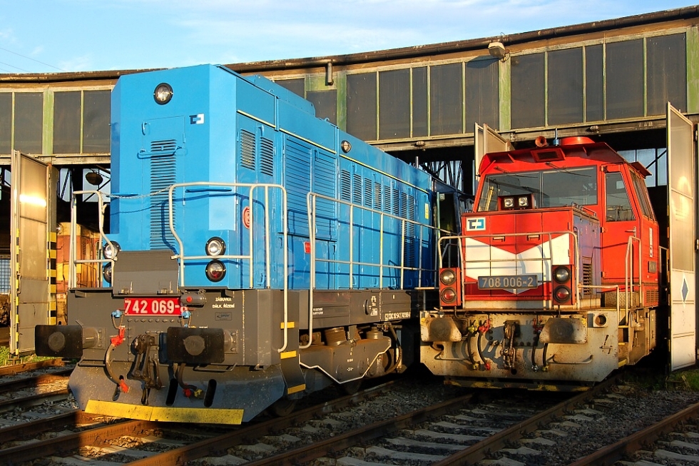 742 069-8