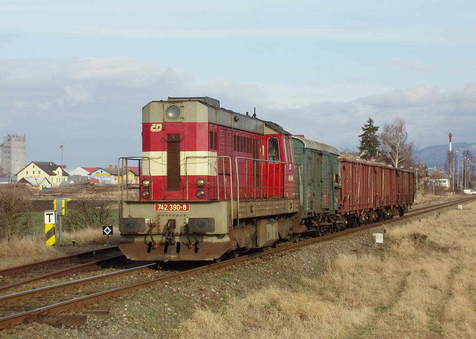 742 390-8