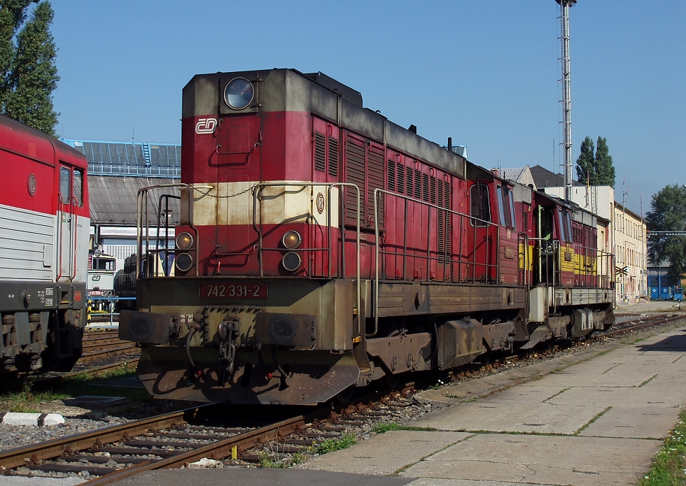 742 331-2
