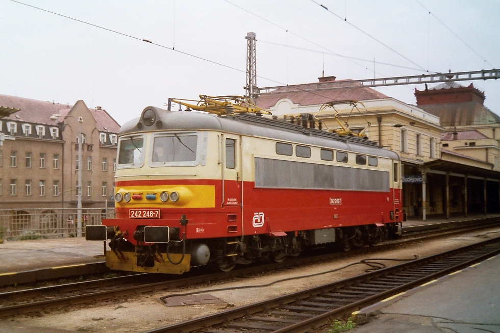 242 246-7