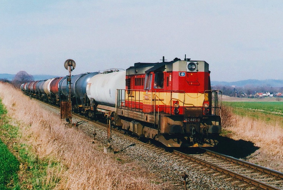 742 445-0