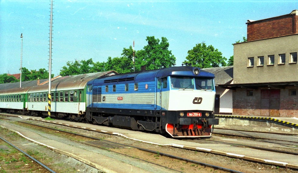 749 259-8