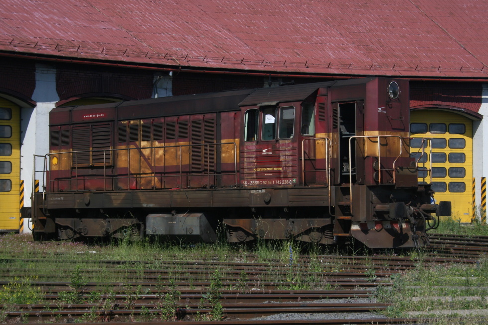 742 228-0