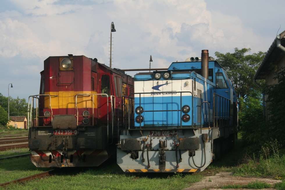 742 351-0
