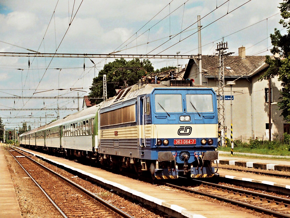 363 064-7