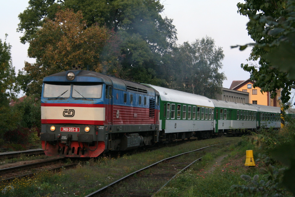 749 051-9