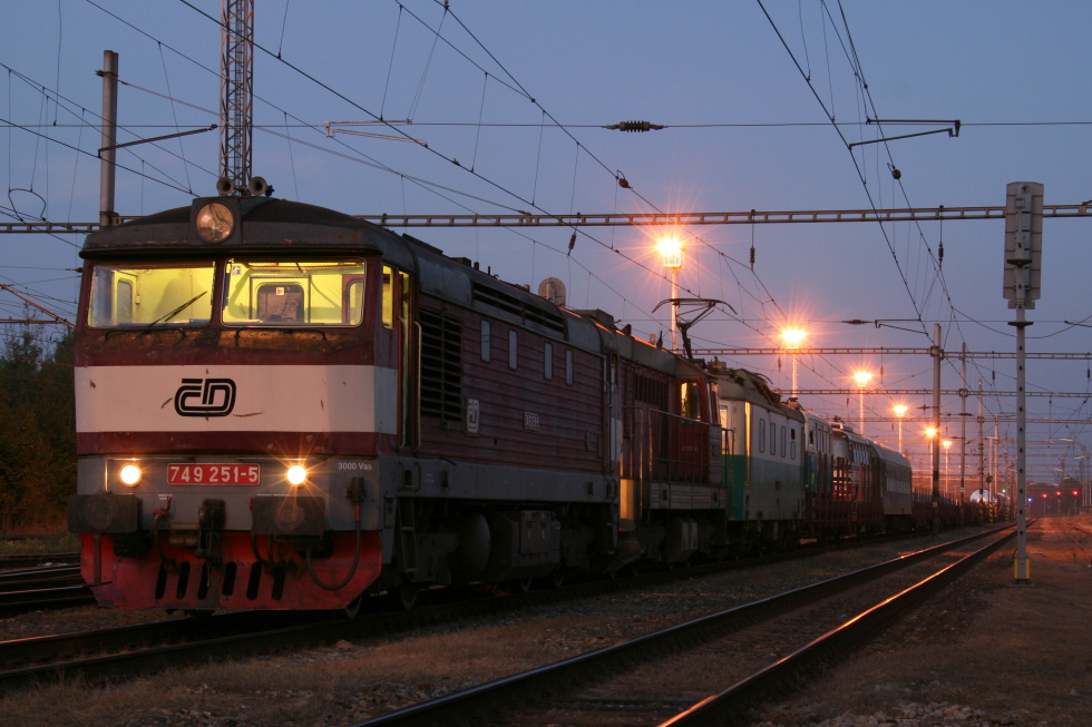 749 251-5