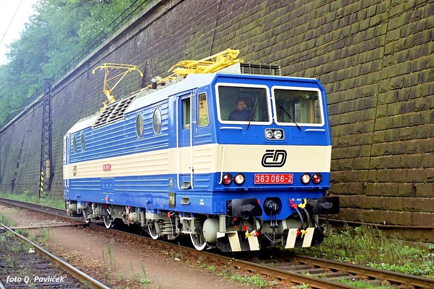 363 066-2