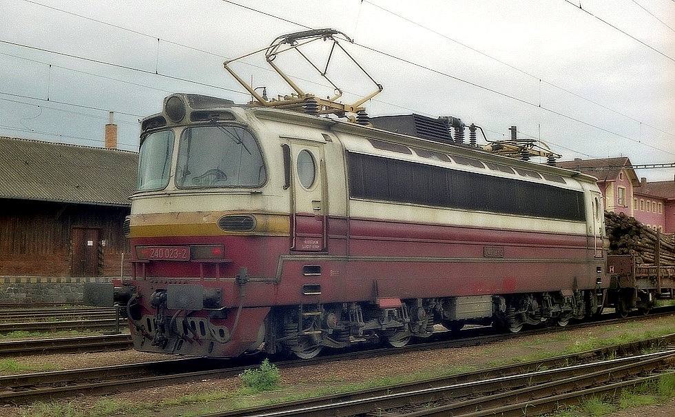 240 023-2
