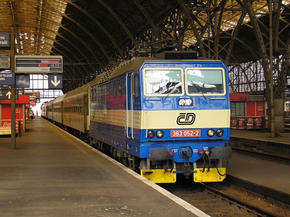 363 052-2