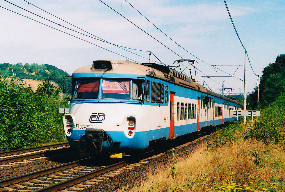 451 087-1