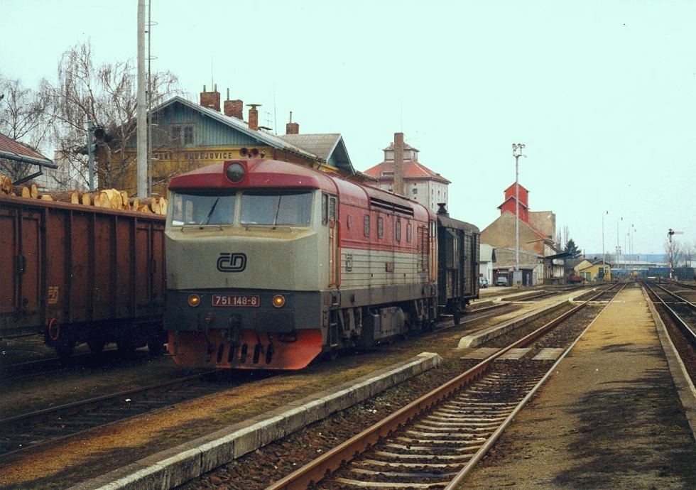 751 148-8