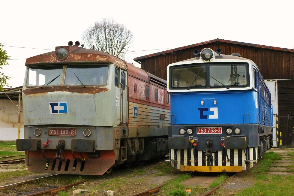 753 753-3