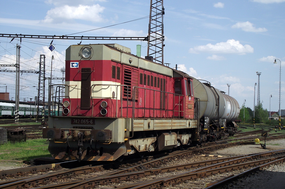 742 065-6