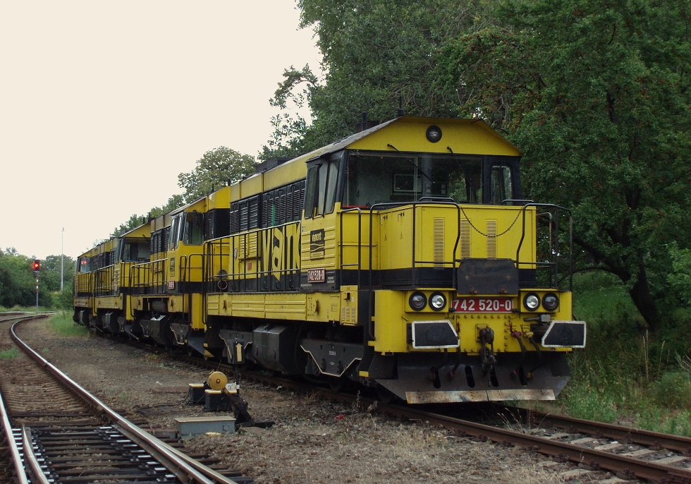 742 520-0