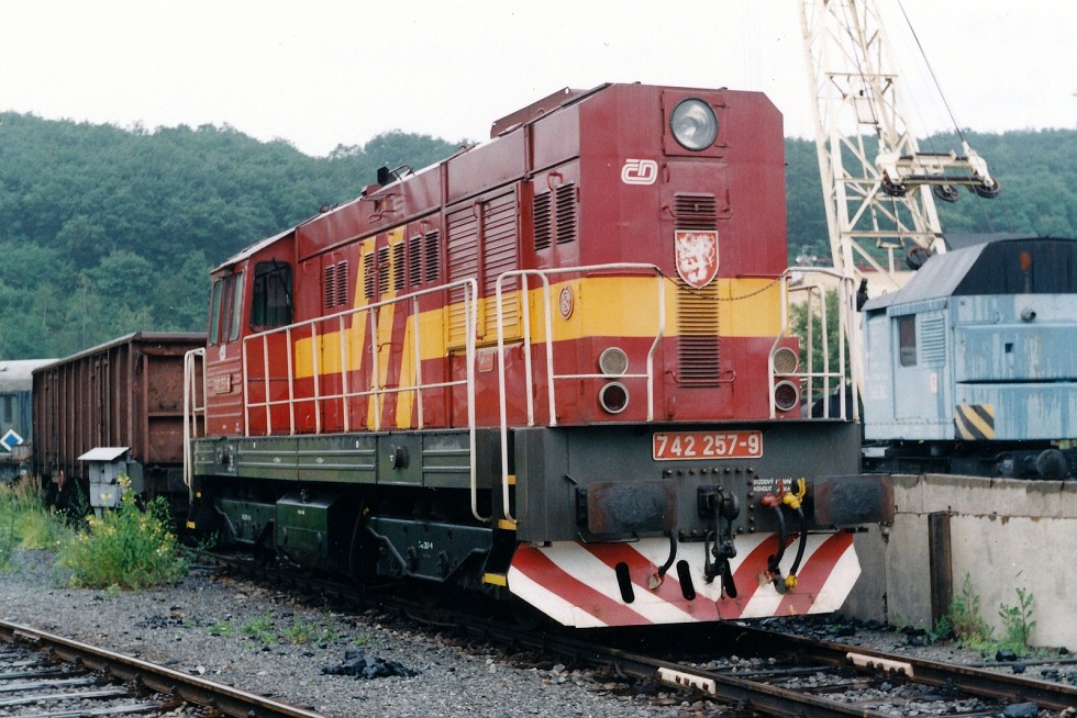 742 257-9