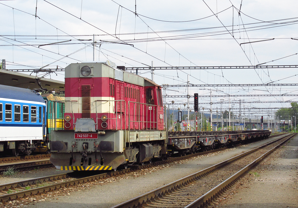 742 537-4