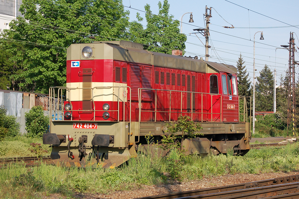 742 404-7
