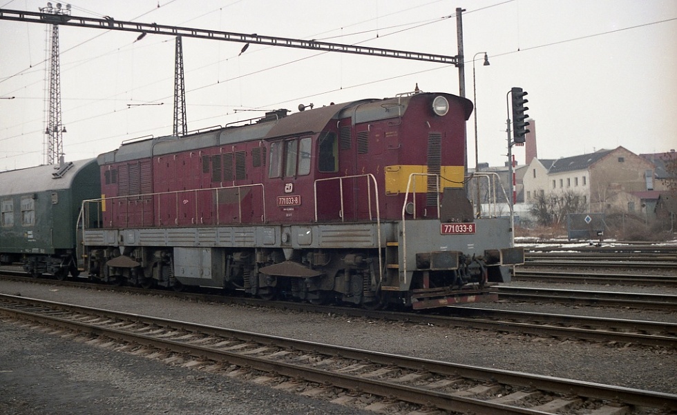 771 033-8
