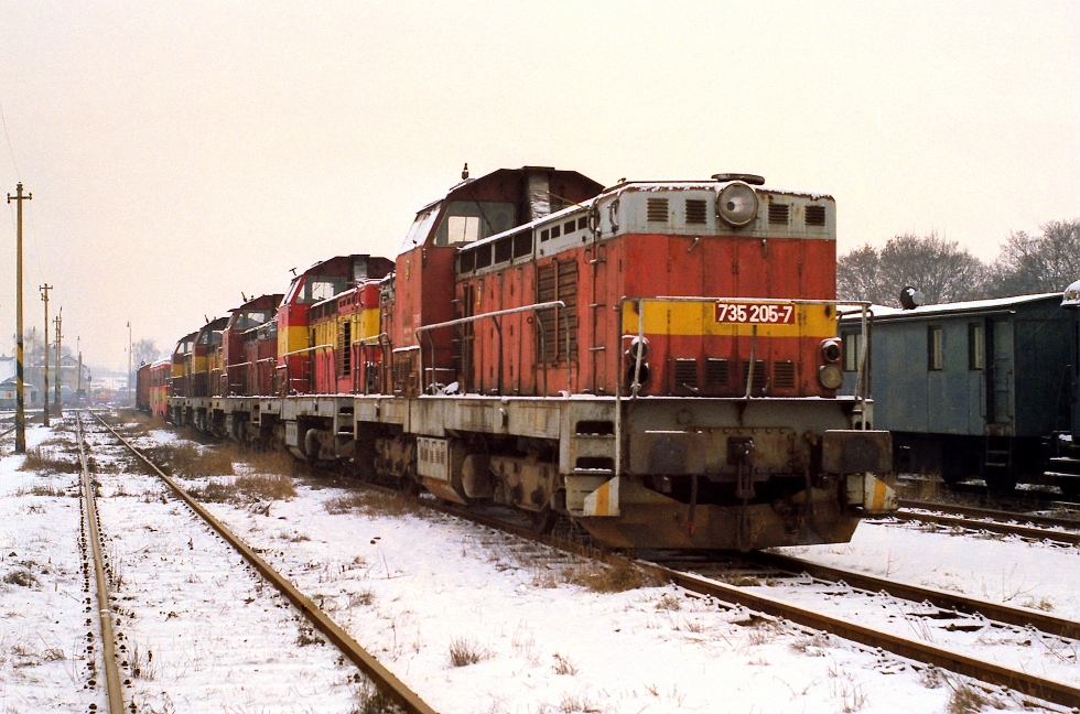 735 205-7